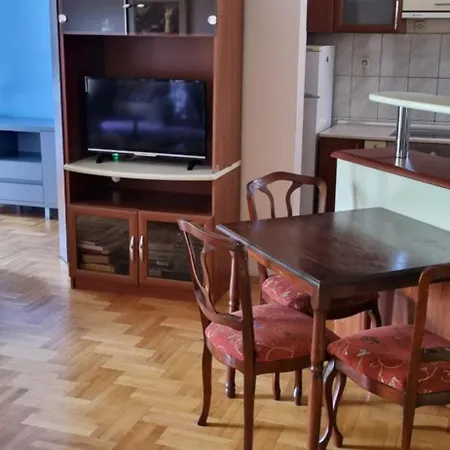 Simon's Apartment *